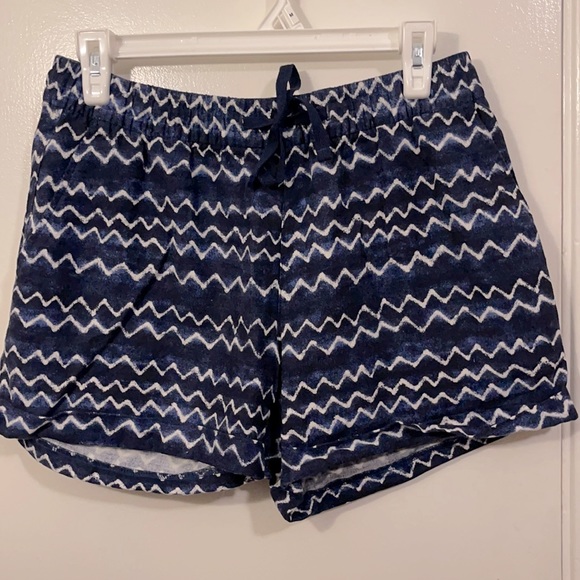 Old navy shorts Avail in Blue & Salmon/pink print - Picture 1 of 1